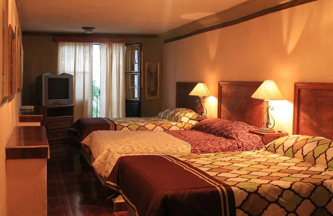 Hotel 12 Reales-1