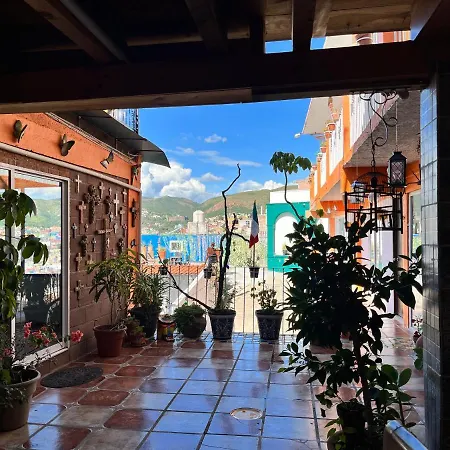 Hotel Casona De Las Aves-3